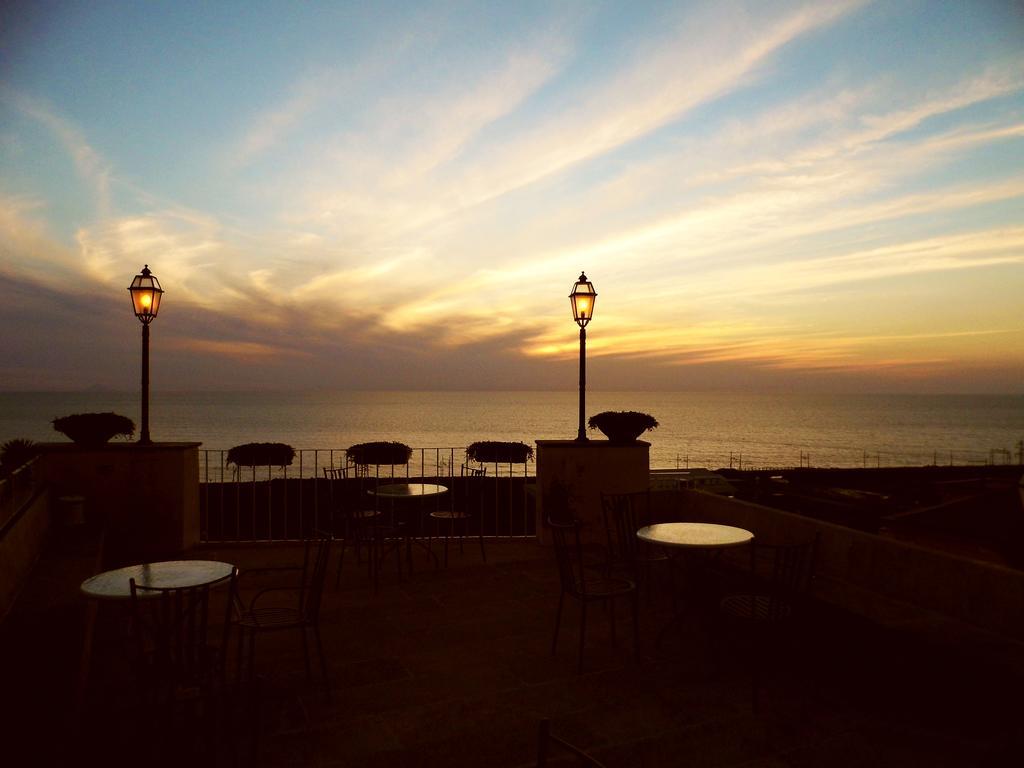 Hotel Ristorante Le Clarisse Амантеа Екстериор снимка
