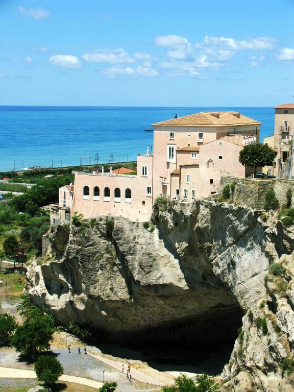 Hotel Ristorante Le Clarisse Амантеа Екстериор снимка